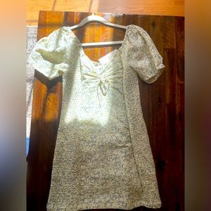 RVCA spring dress with puffy sleeves and mid dress